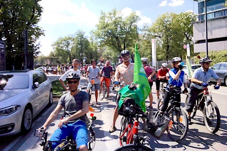 Sternfahrt für ein Fahrradgesetz