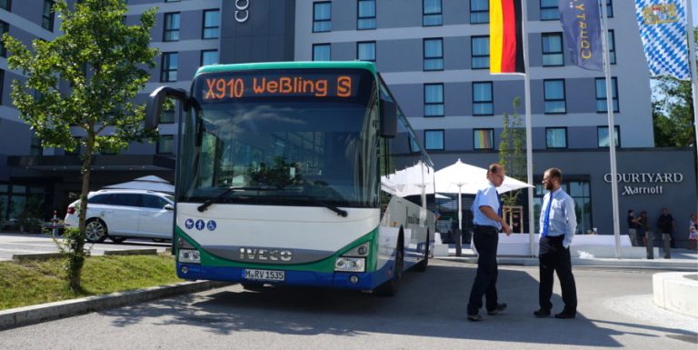 Neuer Expressbus X910