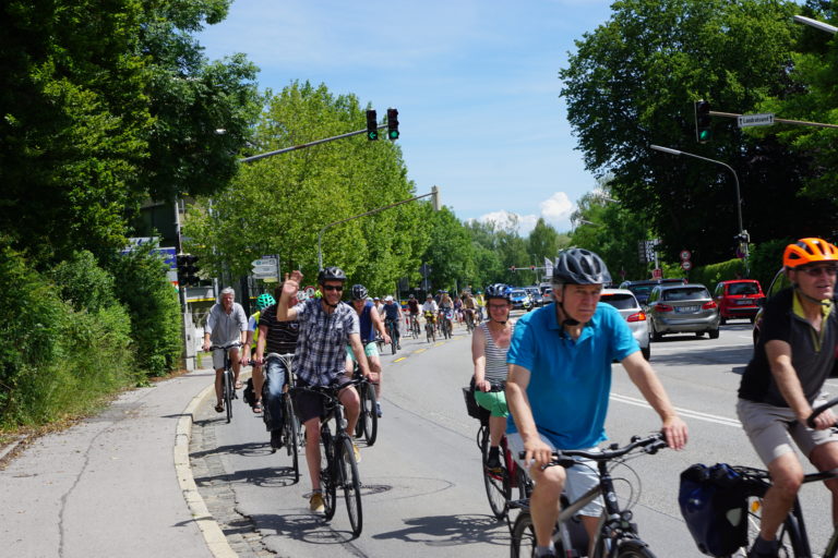 Rückblick auf Radldemo „Verkehrsraum fairteilen“ in Starnberg