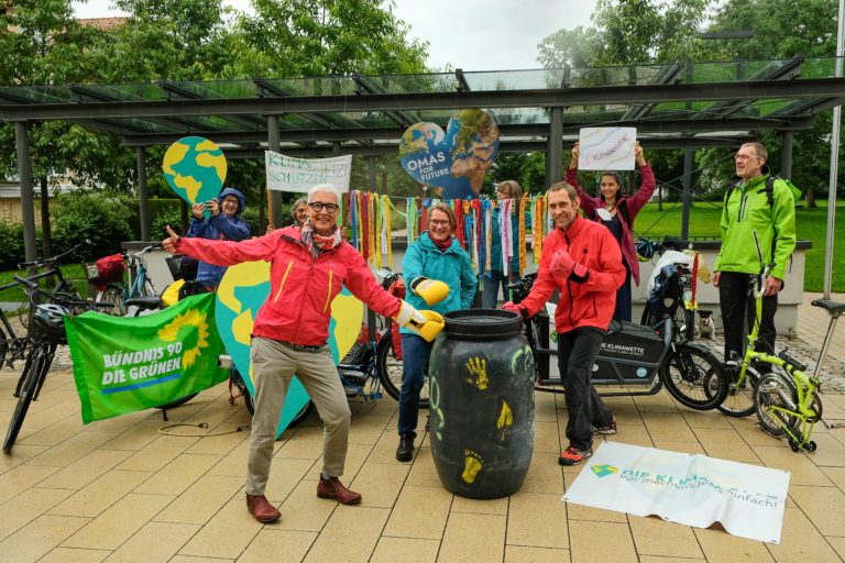 Besuch der Radtour zur Klimawette in Gilching – „Kickt die (CO2-)Tonne“