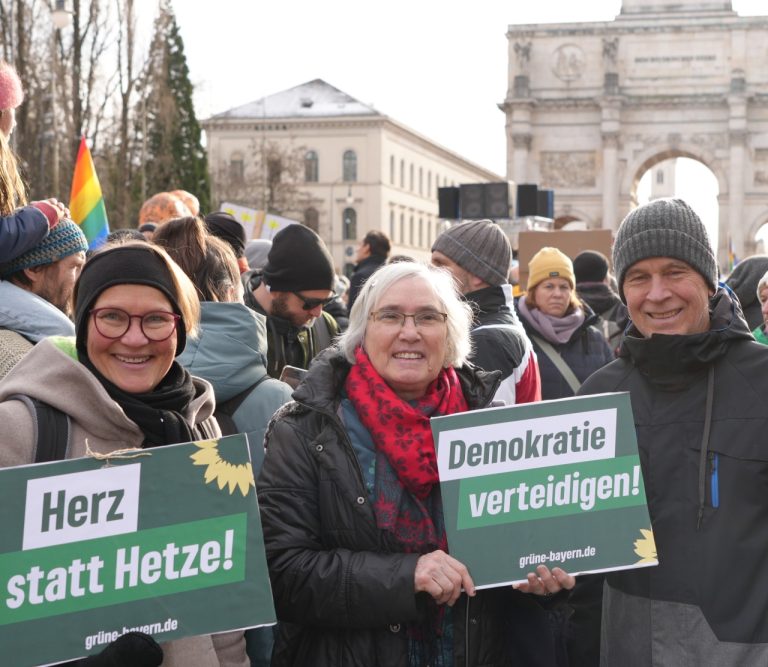 Über eine Million Menschen für die Demokratie auf den Straßen – Herz statt Hetze