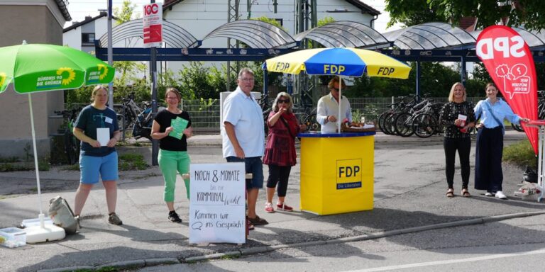 Rückblick: Demokratische Parteien zeigen Präsenz – acht Monate vor der Kommunalwahl
